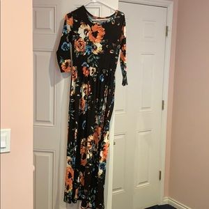 Black 3/4 sleeve dress